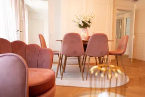 Rose Suite · Elegant 3-SZ Home with Rosé Design - Image 5