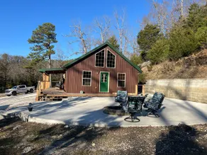 Little Cedar Lodge - Image 2