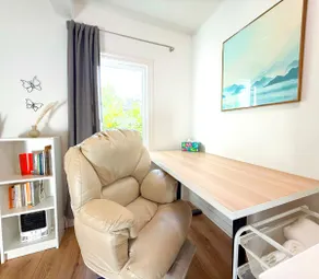 Peaceful Garden Studio with Private Laundry - Image 5