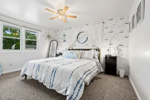 A Mile To Lambeau • 2x King • 1 Queen • 1.5 bath - Image 2