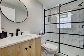 Charming 2BR Apt | Close to Local Attractions - Image 5