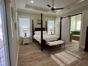 Centrally located, non-smoking, 3 bed 4 bath home. - Image 5