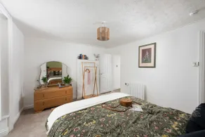 City Centre 1 bed Georgian flat with courtyard - Image 3