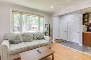 Beautiful Unit Near Beach Area - Image 4