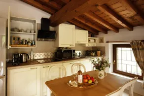 Corte Busola-Collina di Verona-Private Jacuzzi. - Image 2