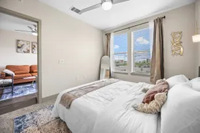 Stylish 1BR apt w/ Pool & Gym - Image 4