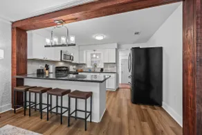 The Local Loft at LSU minutes from downtown - Image 2