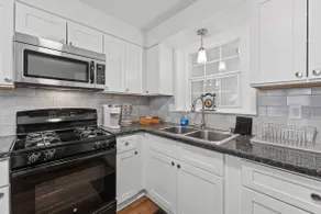 The Local Loft at LSU minutes from downtown - Image 5