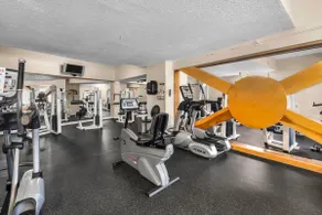 Lakeview Condo + Flats + Parking + Gym - Image 5