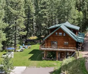 Pecos River, 3 Story Log Cabin, 12 Acres, WiFi - Image 2