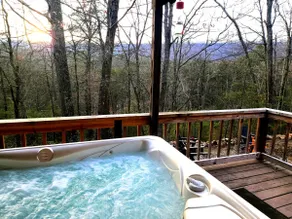 6-acre cottage near Warden Lake with hot tub - Image 3