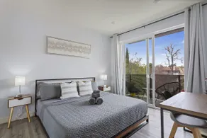 Modern Living, Prime Location - Image 2