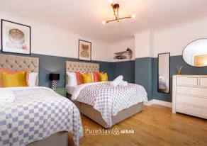 Stunning Bishop Auckland House with 5-bedrooms & 8 Beds Sleeps 12 with Free Parking by PureStay - Image 3