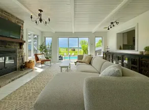 Hockey House, Players HQ, Swimming Pool & Jacuzzi - Image 5