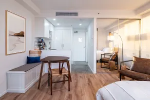 Top Floor CBD Studio Walk to Darling Harbour - Image 2
