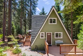 Escape to Charming A-Frame Cabin l Pinecrest Lake - Image 5