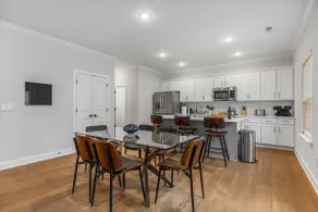 The Somerset: 6 min to downtown! - Image 5