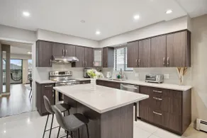 Spacious Retreat w/Garage, Arcade - Image 4
