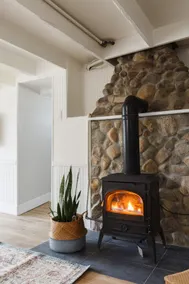 Lakefront Bungalow - Image 3
