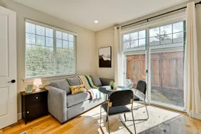 Jane's Home (MSB) | Modern w/ Laundry & Parking - Image 2