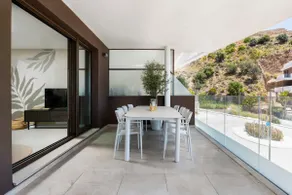 Luxury 3bed-Apartment with Stunning Sea Views - Image 4