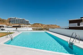 Luxury 3bed-Apartment with Stunning Sea Views - Image 2