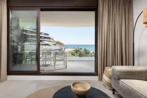 Luxury 3bed-Apartment with Stunning Sea Views - Image 3