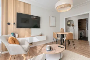 Refurbished and cozy apartment in a residential area - Image 2