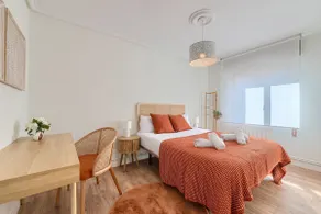 Refurbished and cozy apartment in a residential area - Image 4