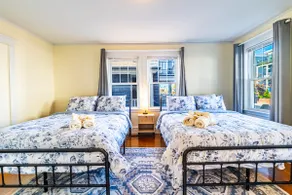Adams Village 6-Bed Apt: City Perks, Suburban Vibe - Image 2