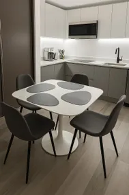 Modern Apt- trendy Escalante CR - Image 2