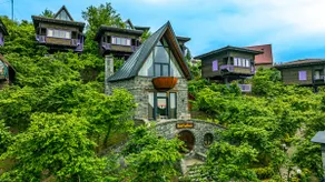 Stone Bungalow with Jacuzzi - Image 2