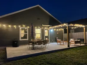 Fully stocked home, fits 10PPL, BIG backyard ATX - Image 4