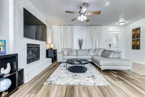 Cozy Stay in The Woodlands TX - Image 2