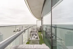 Luxury 2-Bedroom Condo & Free Parking - Image 5
