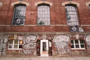 Room for everyone—tasteful group accommodation - Image 4