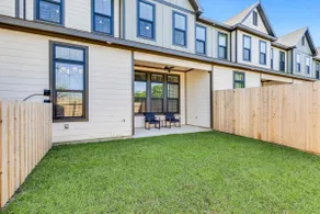 Luxury, 3BR, Private Yard/Garage - Image 5