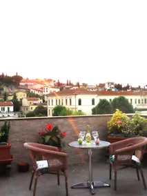 Penthouse with a beautiful view and free parking, 10 min from Florence - Image 2