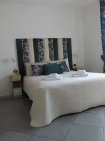 Penthouse with a beautiful view and free parking, 10 min from Florence - Image 4