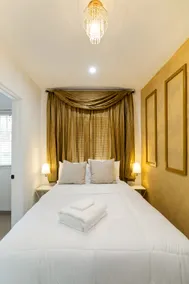Emerald Chandelier Suite | 2 beds | Sunset Ave. - Image 2