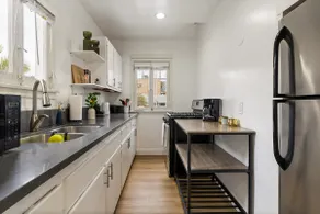 Emerald Chandelier Suite | 2 beds | Sunset Ave. - Image 3