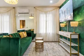 Emerald Chandelier Suite | 2 beds | Sunset Ave. - Image 4