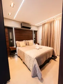 Luxury & Charm, comfort and sophistication, with garage. - Image 3