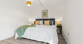 Gold St D-Lux | Chic 1BR Apt Heart Of Northampton - Image 3