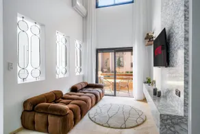 Duplex 5 Chambres à Marrakech Luxe, Vue Piscine - Image 3