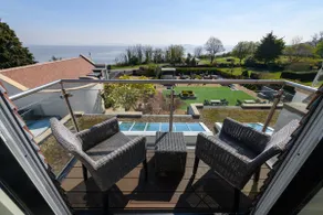 203 Holm House | Luxe Seaview Loft + Copper Bath - Image 4