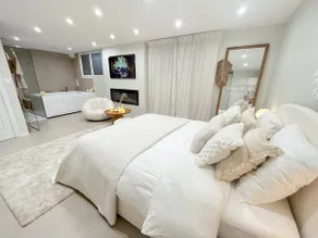 Romantic Room with bathtub (no bubbles) - Image 2