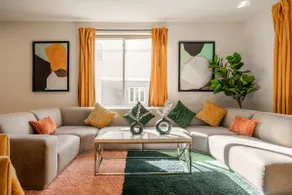 Top Notch Townhome w/Rooftop + Garage Parking! - Image 4