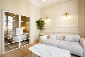 A Vibrant 1 Bedroom with Services at Opéra - St Georges - Image 3