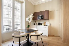 A Vibrant 1 Bedroom with Services at Opéra - St Georges - Image 4